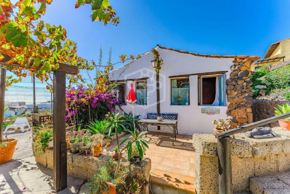 Commercial property in San Miguel de Abona, Tenerife, Spain 13 bedrooms, 893 sq.m. No. 168291