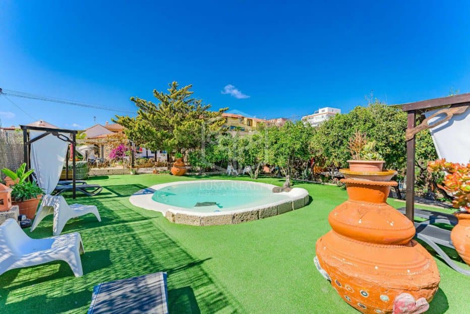 Commercial property in San Miguel de Abona, Tenerife, Spain 13 bedrooms, 893 sq.m. No. 168291