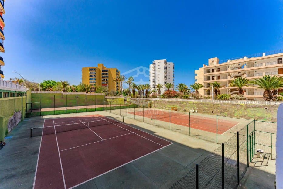 Commercial property à Arona, Tenerife, Espagne 110 m2 No. 168292