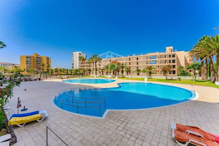 Commercial property à Arona, Tenerife, Espagne 110 m2 No. 168292