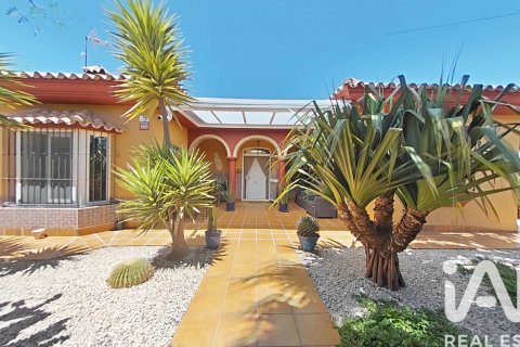 Сasa en Chiclana de la Frontera, Cádiz, España 3 dormitorios, 207 m2 No. 188376