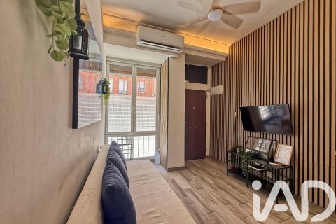 Apartment in Madrid, Spain 3 bedrooms, 103 sq.m. No. 188371