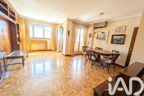 Dzīvoklis Madrid, Spānijā 3 istabas, 118 m2 Nr. 188374