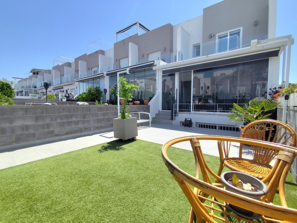Townhouse in Torrevieja, Alicante, Spanien 4 Schlafzimmer, 189 m2 Nr. 196153