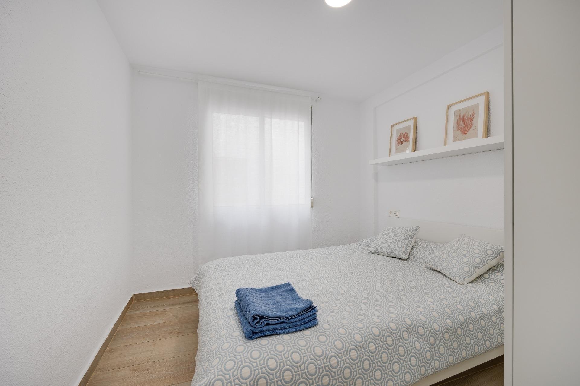 Apartment in Torrevieja, Alicante, Spain 3 bedrooms, 105 sq.m. No. 196149