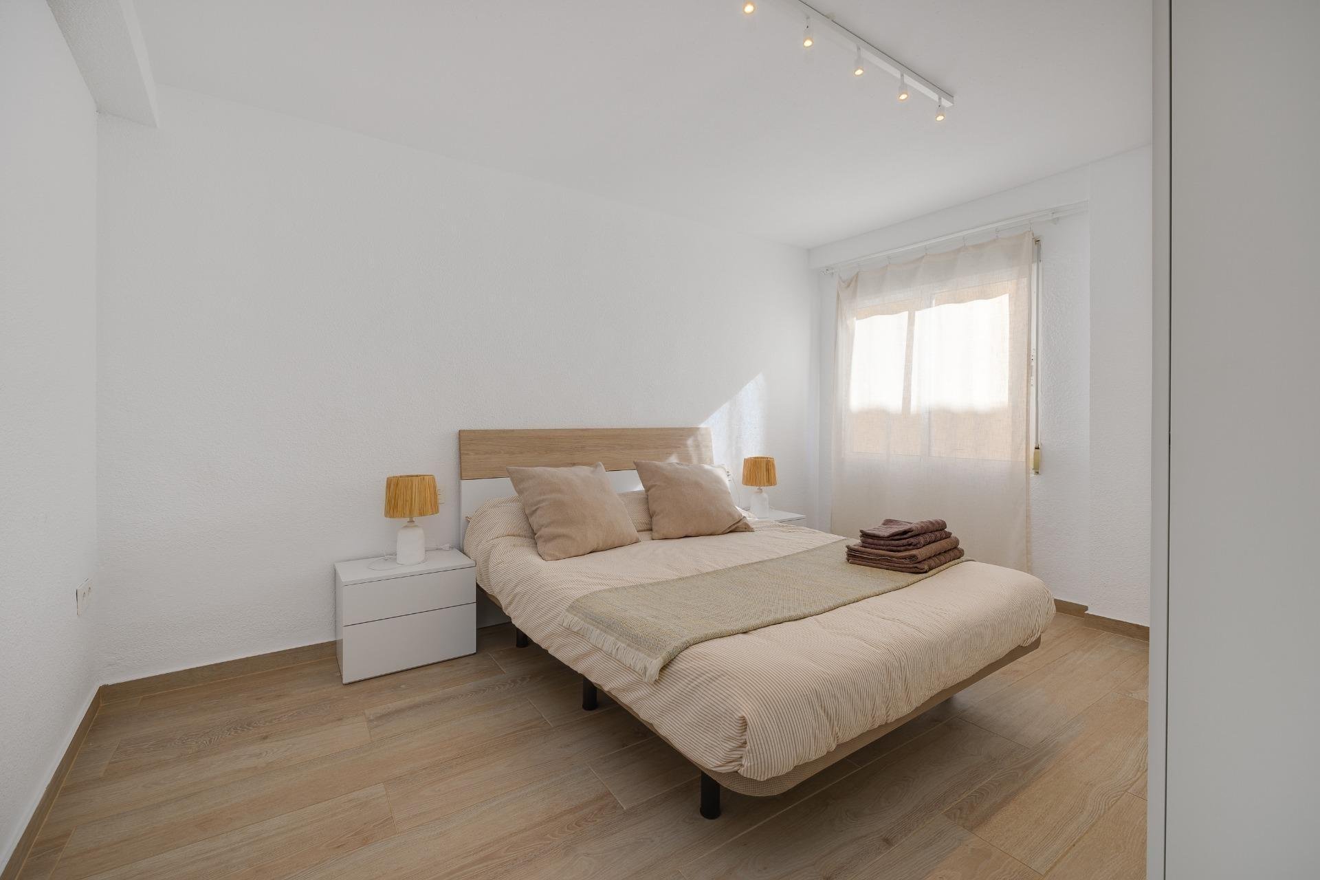Apartment in Torrevieja, Alicante, Spain 3 bedrooms, 105 sq.m. No. 196149