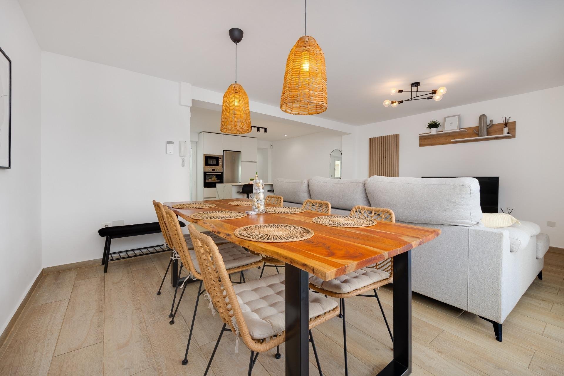 Apartment in Torrevieja, Alicante, Spain 3 bedrooms, 105 sq.m. No. 196149