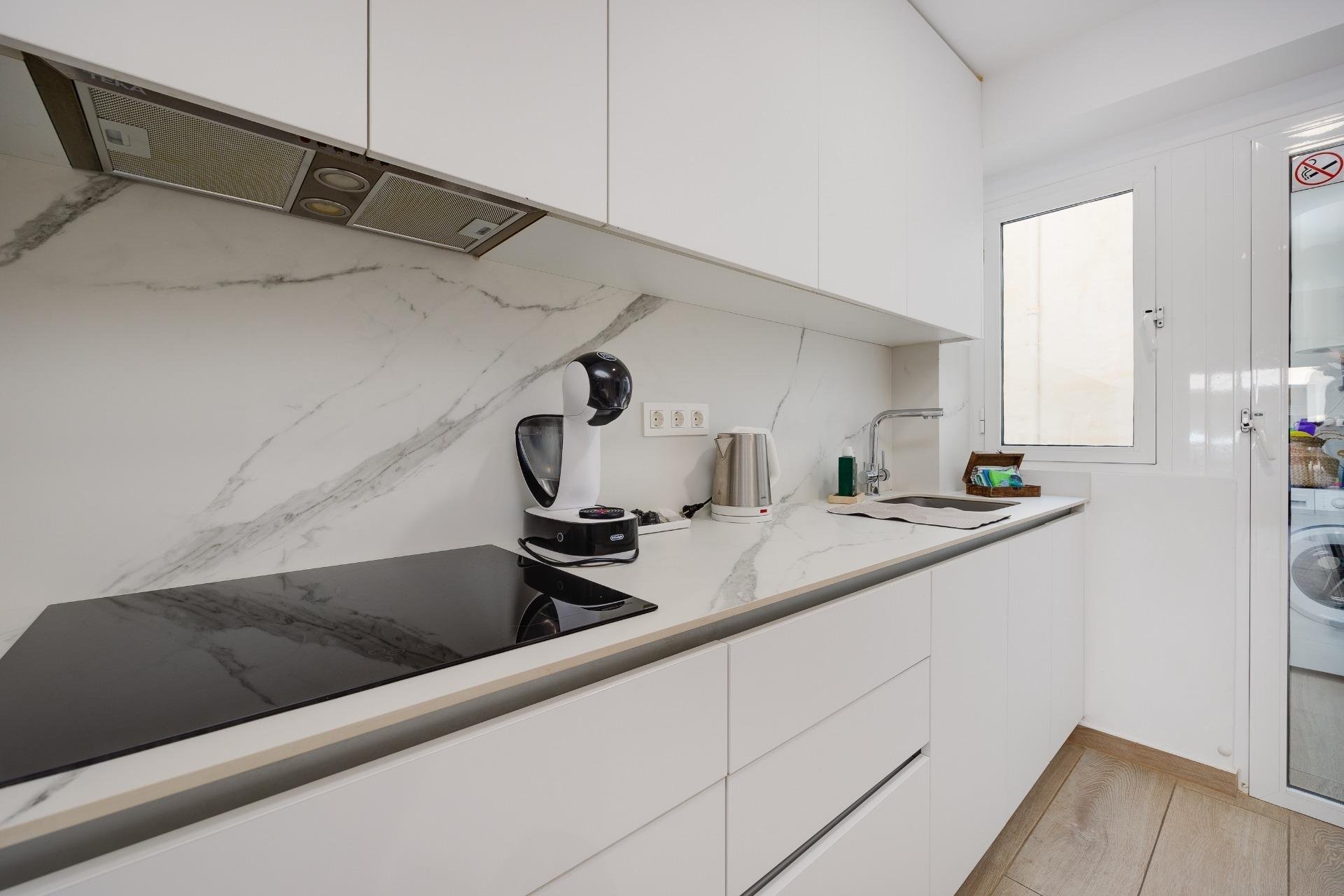 Apartment in Torrevieja, Alicante, Spain 3 bedrooms, 105 sq.m. No. 196149