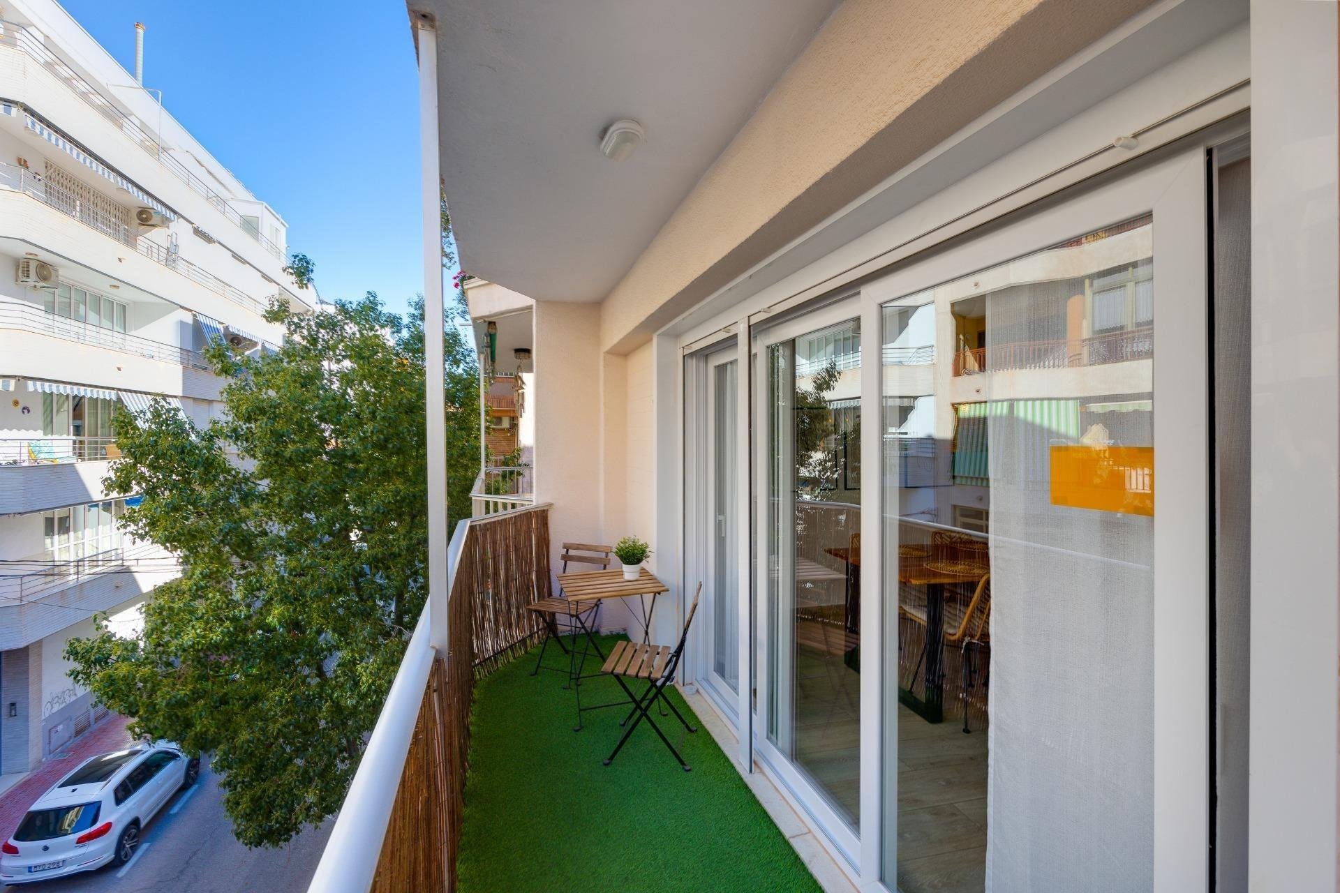 Apartment in Torrevieja, Alicante, Spain 3 bedrooms, 105 sq.m. No. 196149