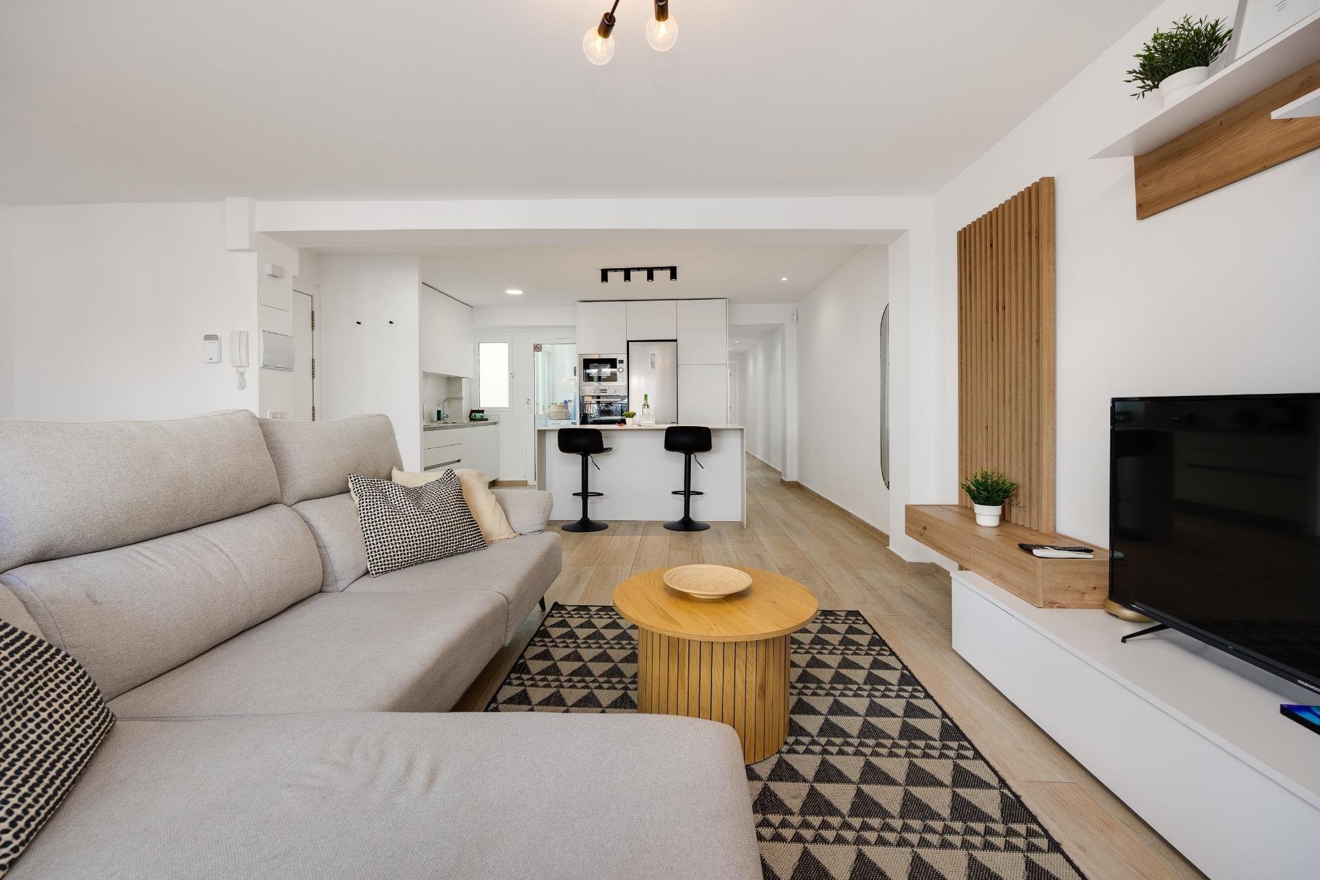Apartment in Torrevieja, Alicante, Spain 3 bedrooms, 105 sq.m. No. 196149