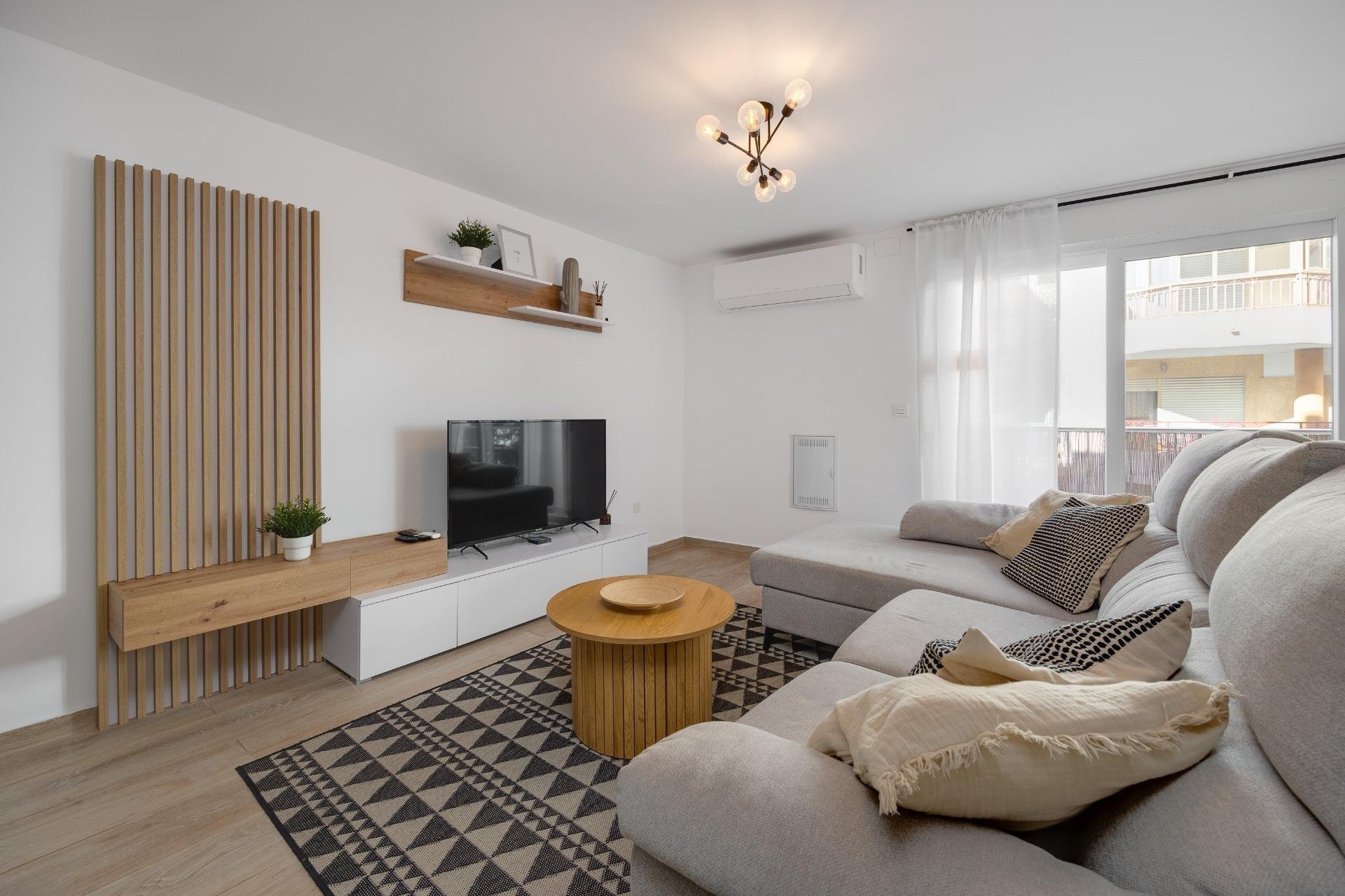 Apartment in Torrevieja, Alicante, Spain 3 bedrooms, 105 sq.m. No. 196149
