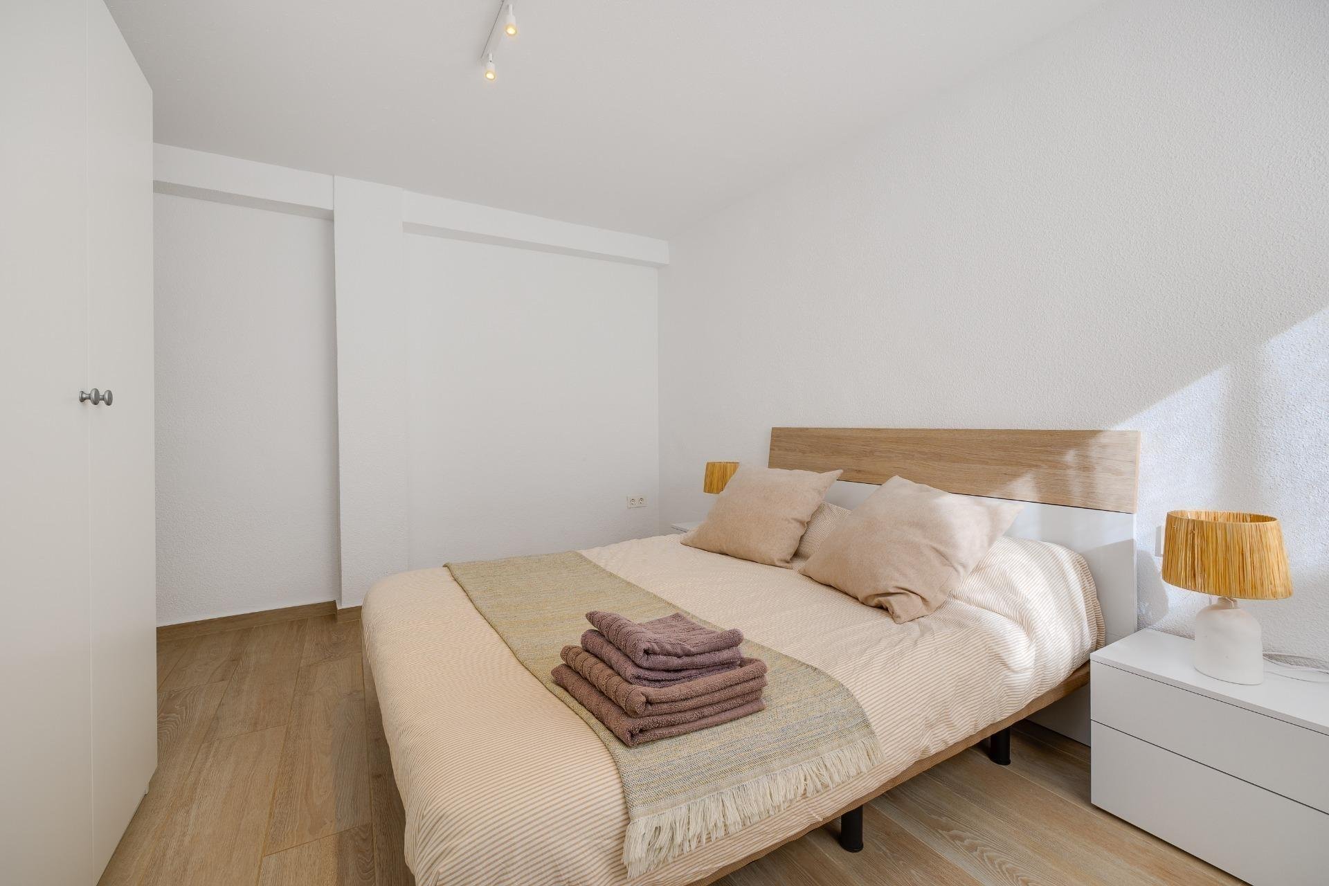 Apartment in Torrevieja, Alicante, Spain 3 bedrooms, 105 sq.m. No. 196149