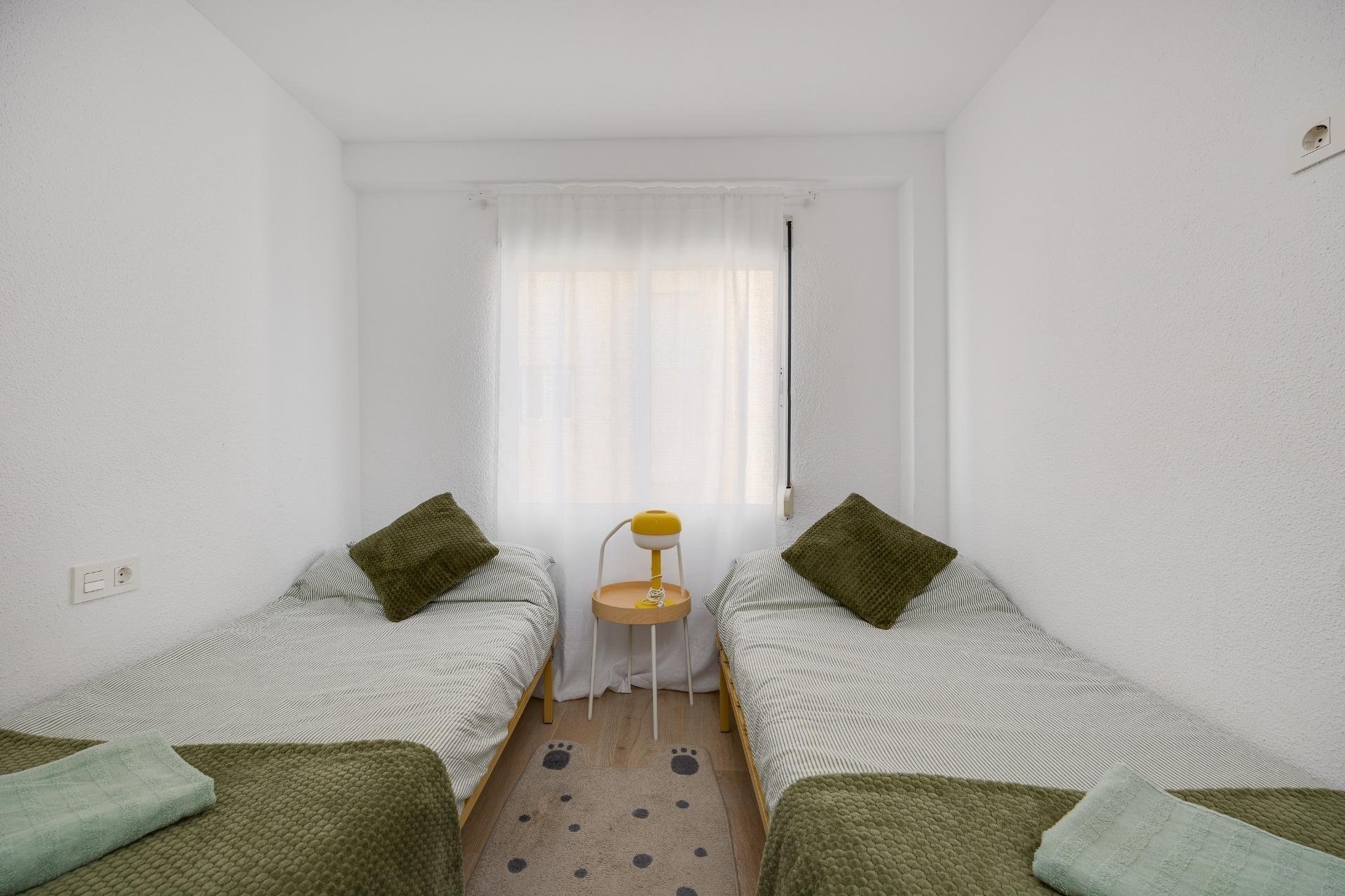 Apartment in Torrevieja, Alicante, Spain 3 bedrooms, 105 sq.m. No. 196149