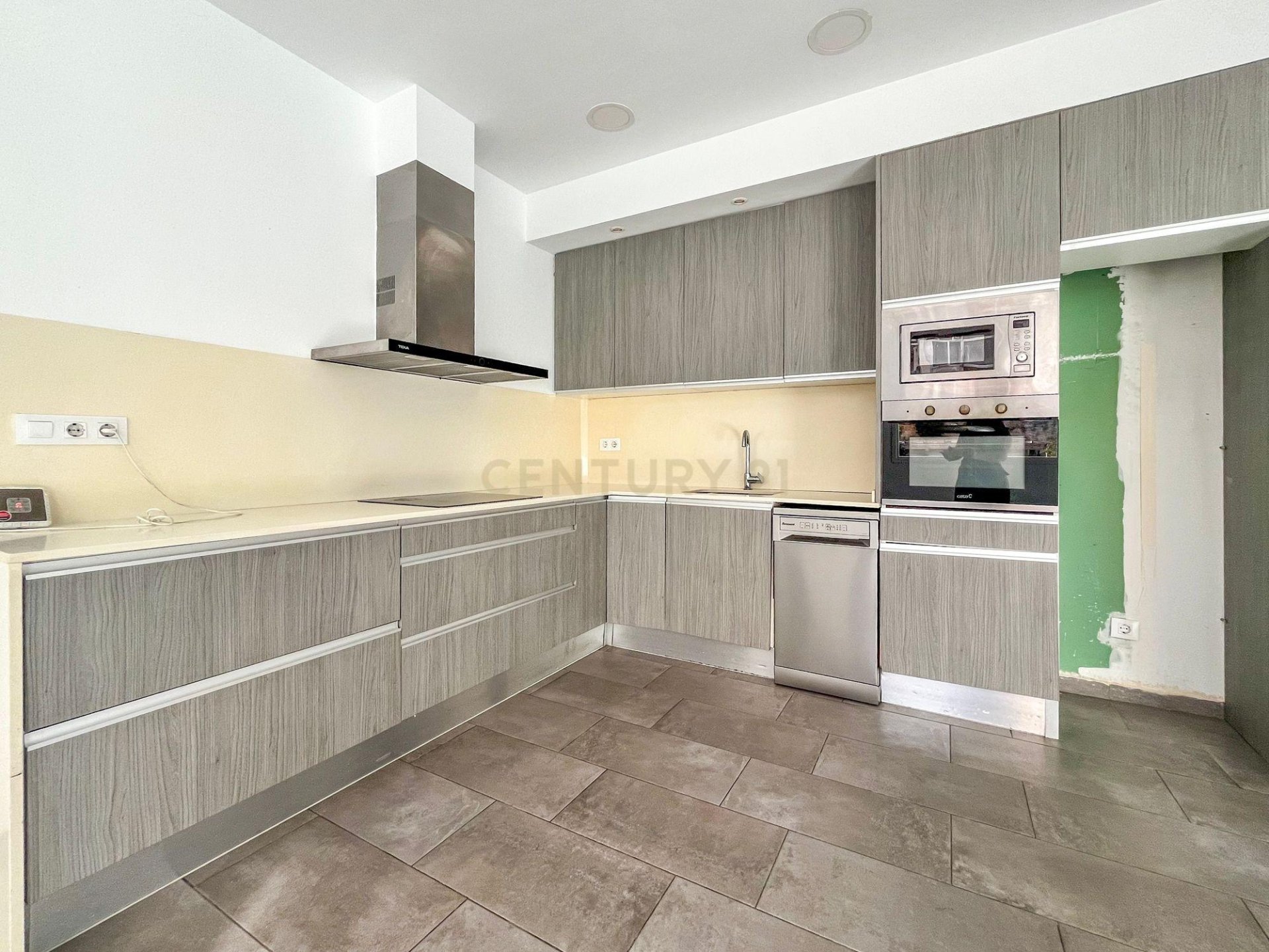 Apartament w Badalona, Barcelona, Hiszpania 3 sypialnie, 105 mkw. nr 196029