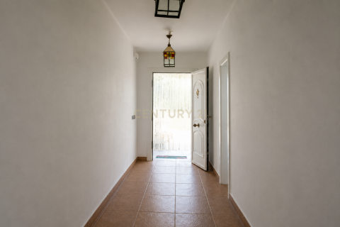 House in Montcada i Reixac, Barcelona, Spain 3 bedrooms, 283 sq.m. No. 196028