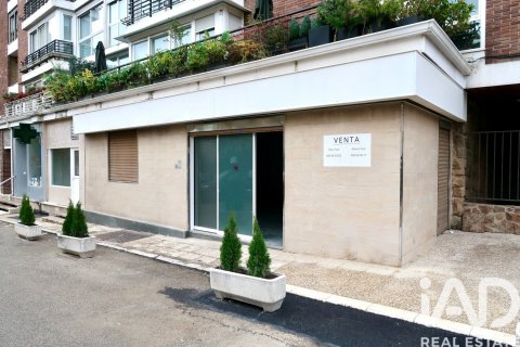 Liikekiinteistö Madrid, Espanja 310 m2 No. 173261
