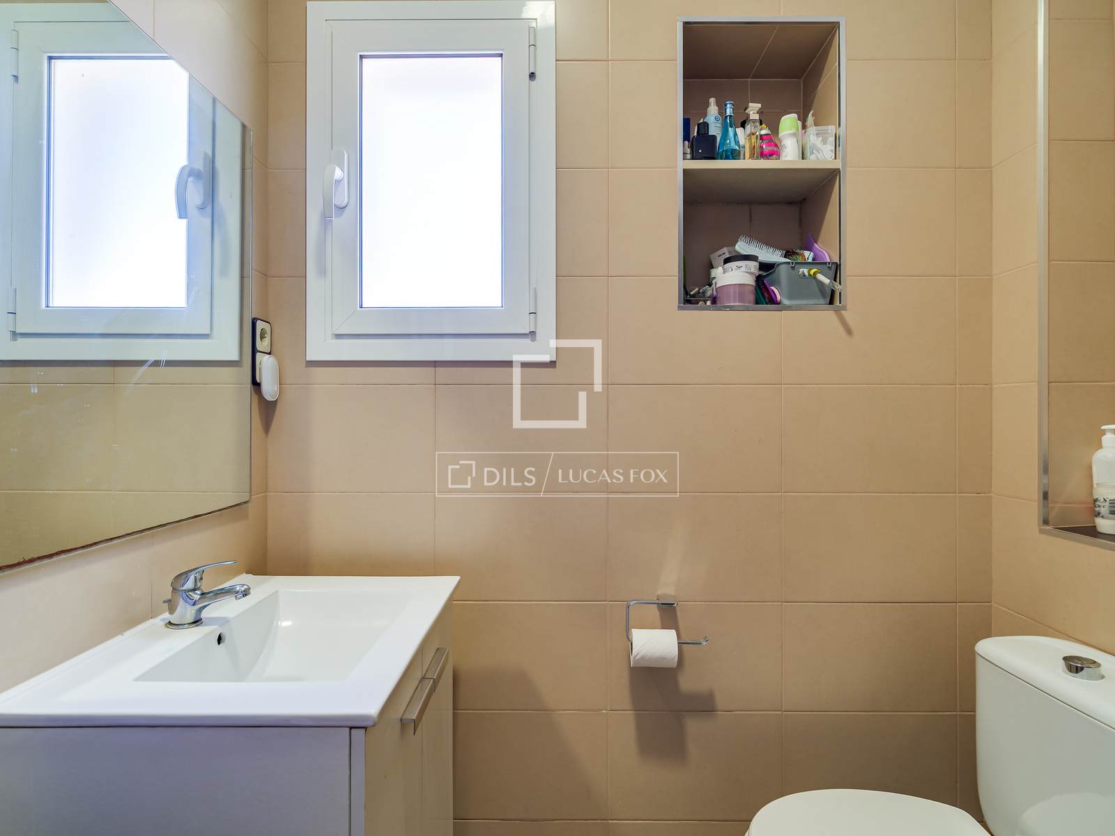 Huoneisto Barcelona, Espanja 2 makuuhuonetta, 62 m2 No. 194975