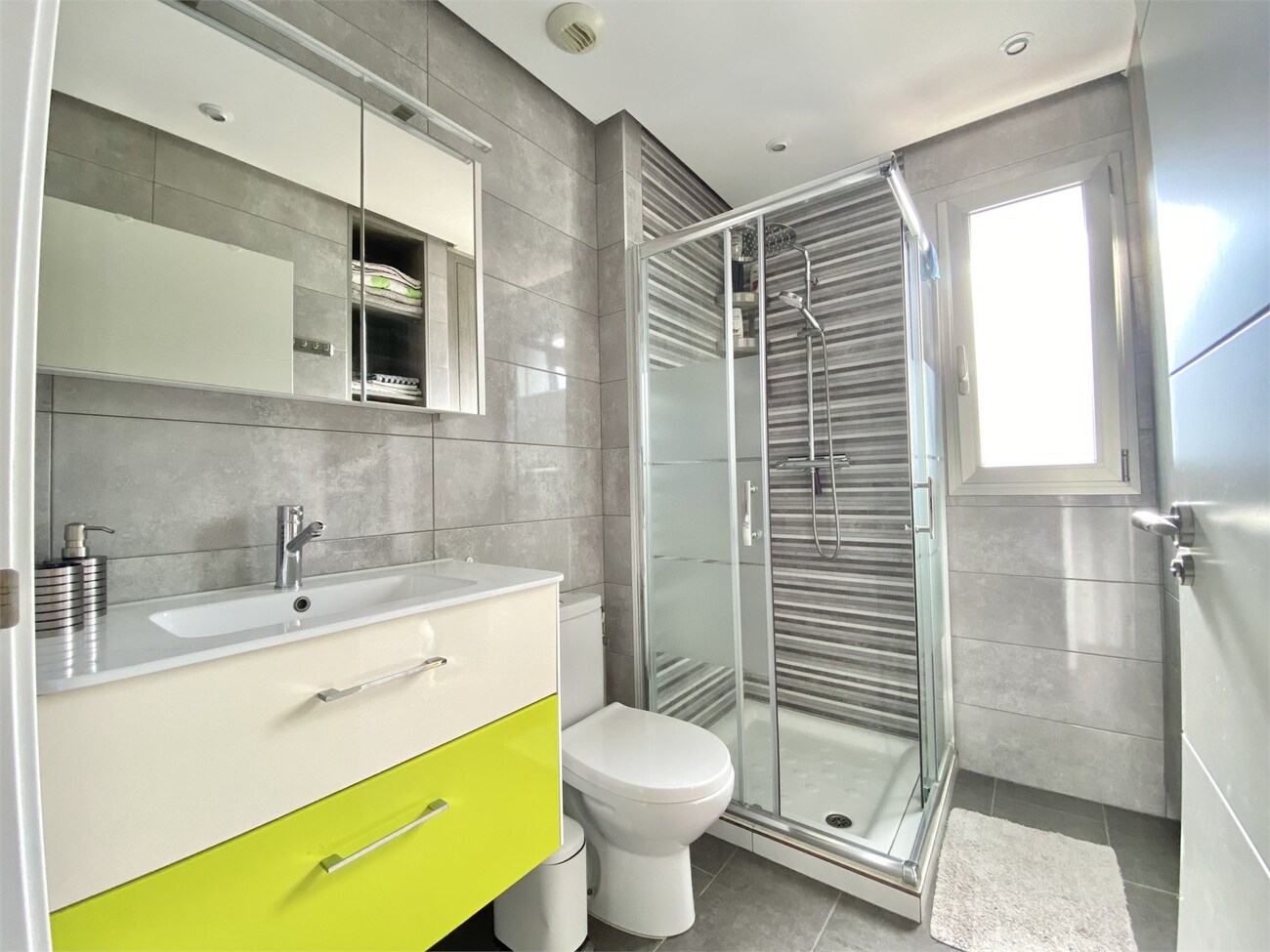 Huoneisto Los Dolses, Alicante, Espanja 4 makuuhuonetta, 128 m2 No. 115490