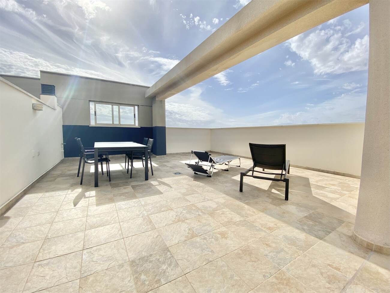Huoneisto Los Dolses, Alicante, Espanja 4 makuuhuonetta, 128 m2 No. 115490