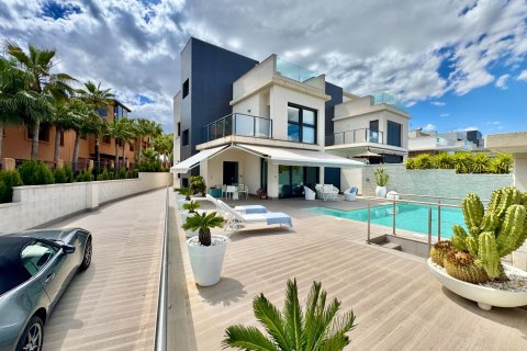 Huvila San Miguel de Salinas, Alicante, Espanja 4 makuuhuonetta, 252 m2 No. 194128