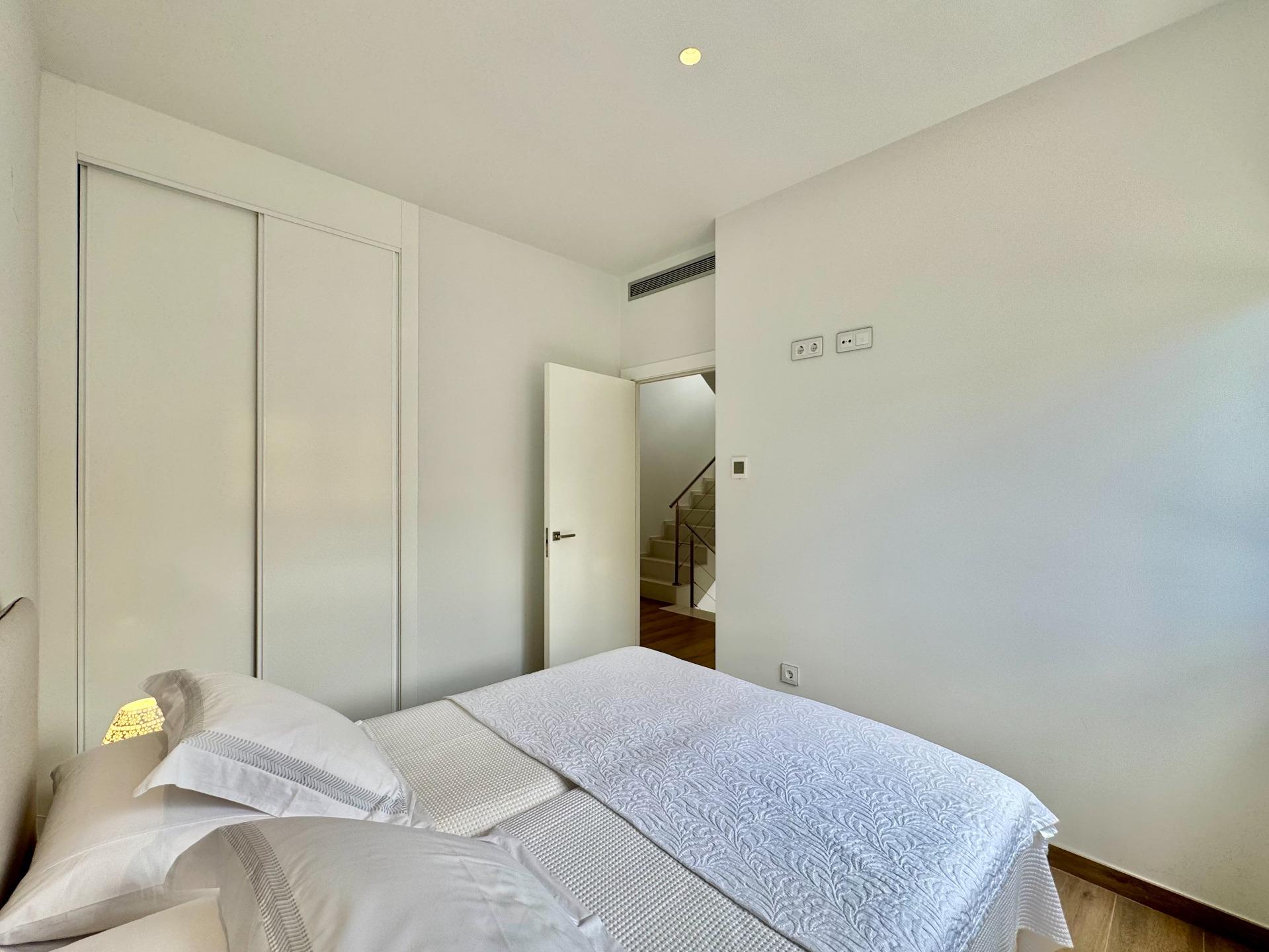 Villa in San Miguel de Salinas, Alicante, Spanien 4 Schlafzimmer, 252 m2 Nr. 194128