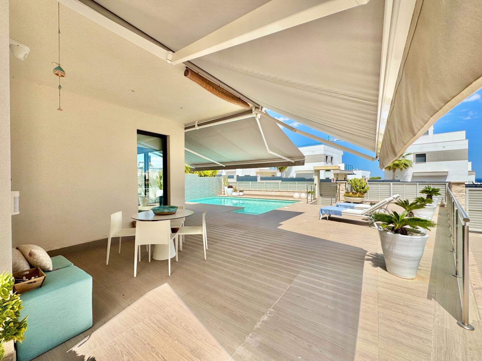 Villa in San Miguel de Salinas, Alicante, Spanien 4 Schlafzimmer, 252 m2 Nr. 194128