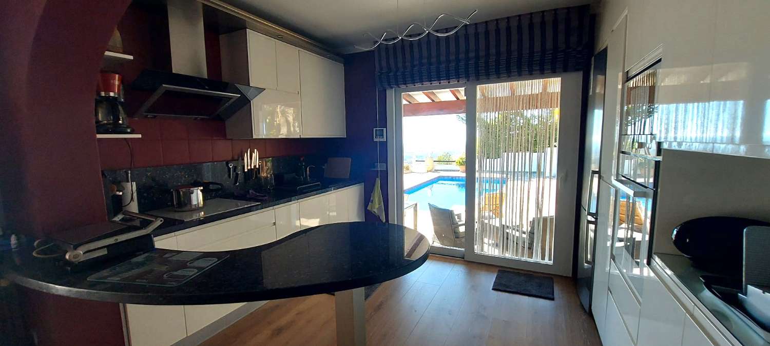 Villa à Calpe, Alicante, Espagne 3 chambres, 184 m2 No. 190157
