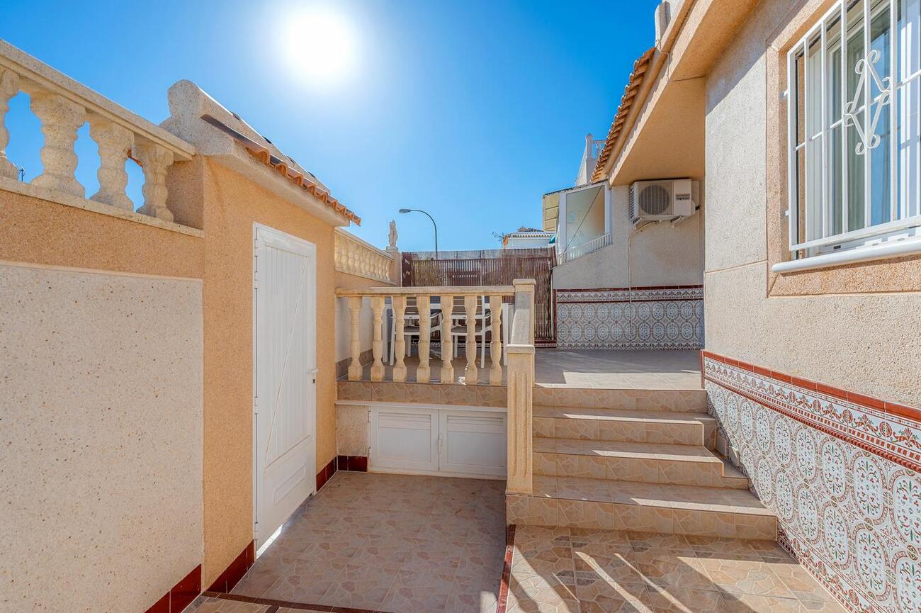 Bungalow in Los Balcones, Alicante, Spain 2 bedrooms,  No. 190114