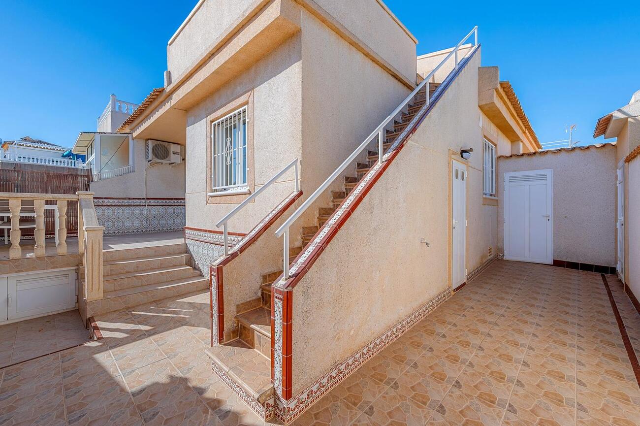 Bungalow in Los Balcones, Alicante, Spain 2 bedrooms,  No. 190114