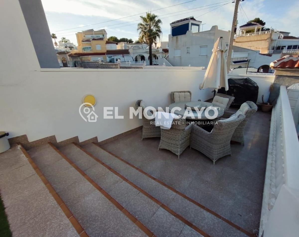 Villa à San Miguel de Salinas, Alicante, Espagne 6 chambres, 289 m2 No. 149154