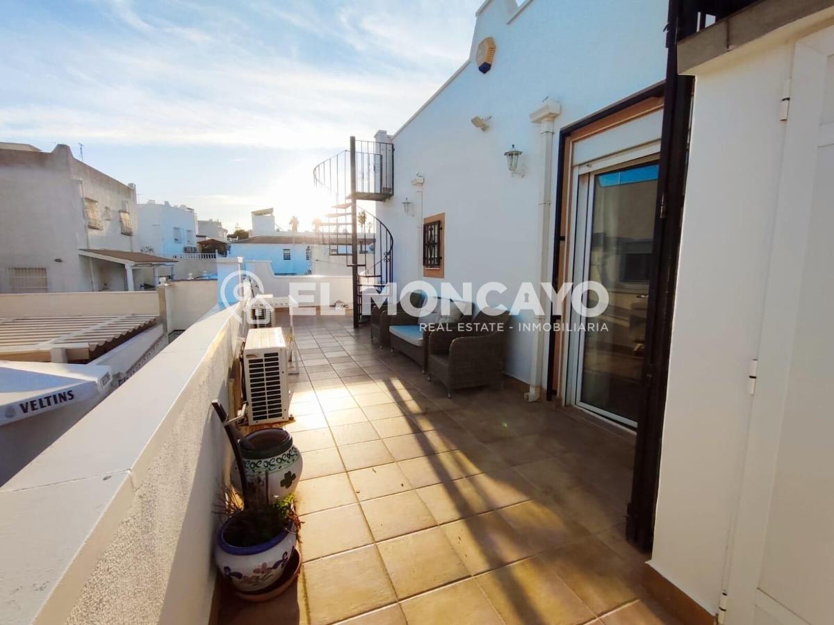 Villa à San Miguel de Salinas, Alicante, Espagne 6 chambres, 289 m2 No. 149154