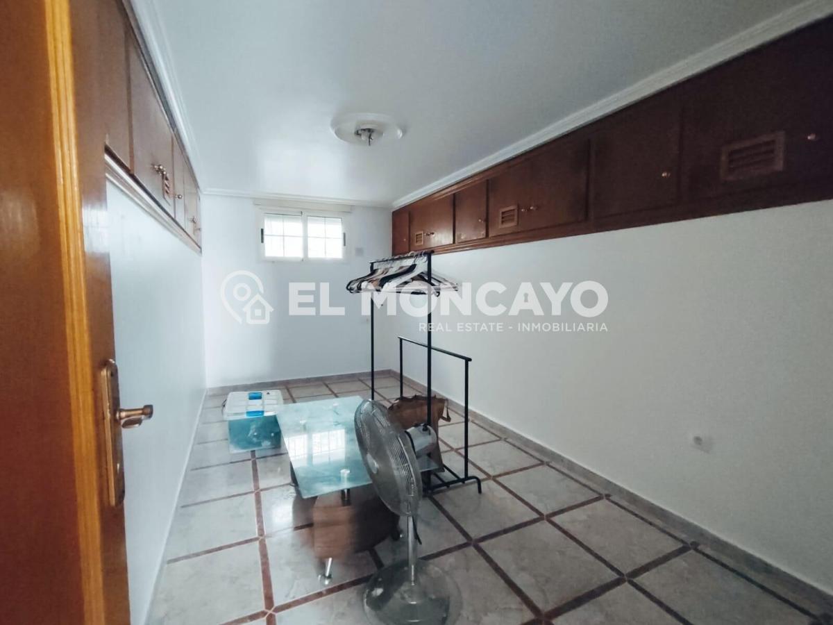 Villa à San Miguel de Salinas, Alicante, Espagne 6 chambres, 289 m2 No. 149154