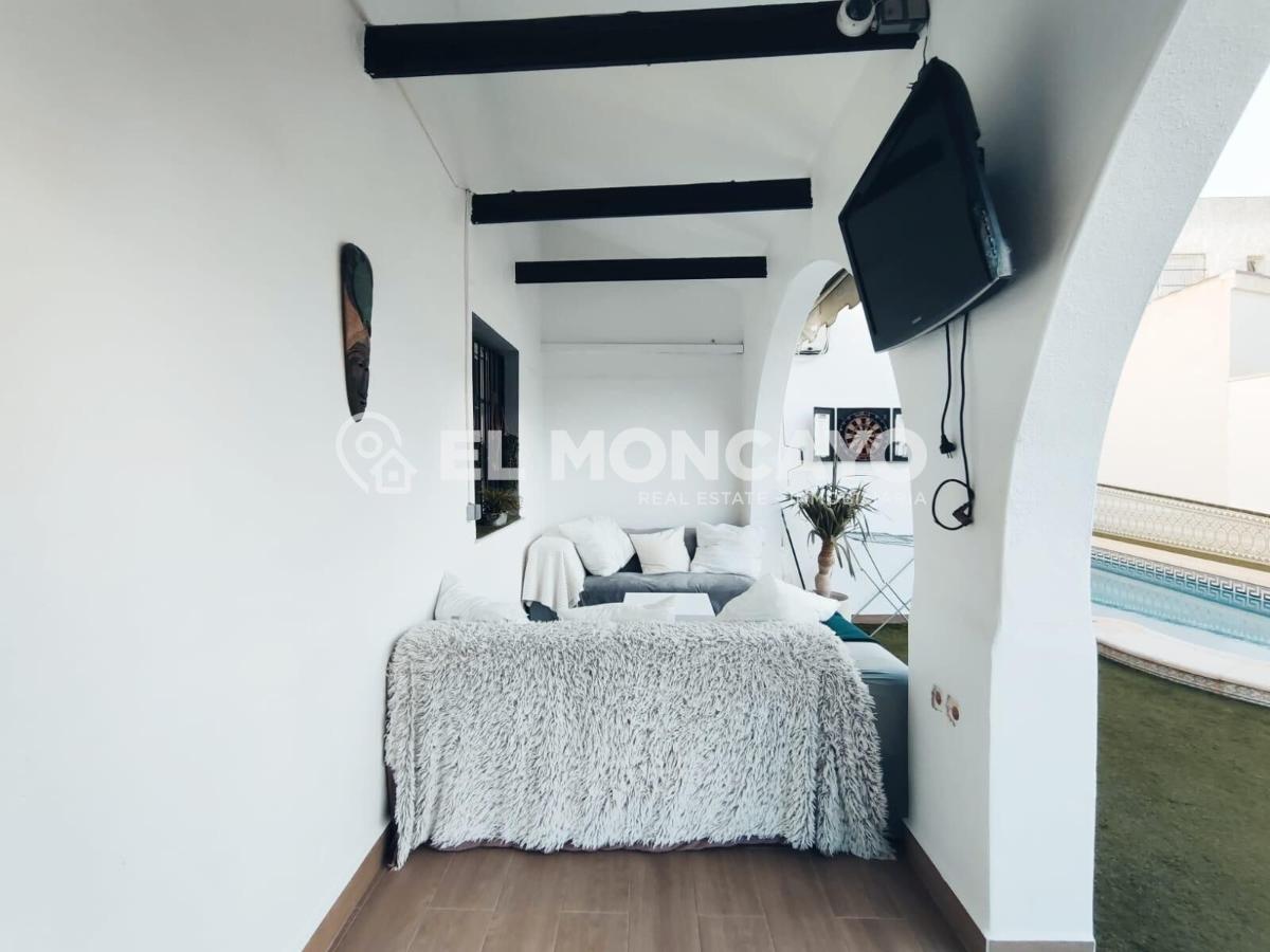 Villa à San Miguel de Salinas, Alicante, Espagne 6 chambres, 289 m2 No. 149154