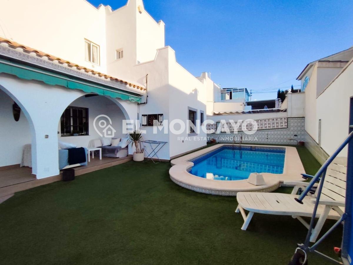 Villa à San Miguel de Salinas, Alicante, Espagne 6 chambres, 289 m2 No. 149154