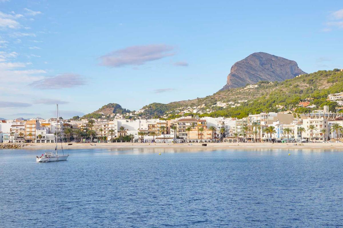 Villa in Javea, Alicante, Spain 5 bedrooms, 320 sq.m. No. 149158