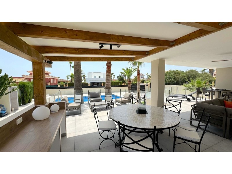 Huvila L'Alfàs del Pi, Alicante, Espanja 4 makuuhuonetta,  No. 151523