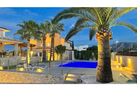 Huvila L'Alfàs del Pi, Alicante, Espanja 4 makuuhuonetta,  No. 151523