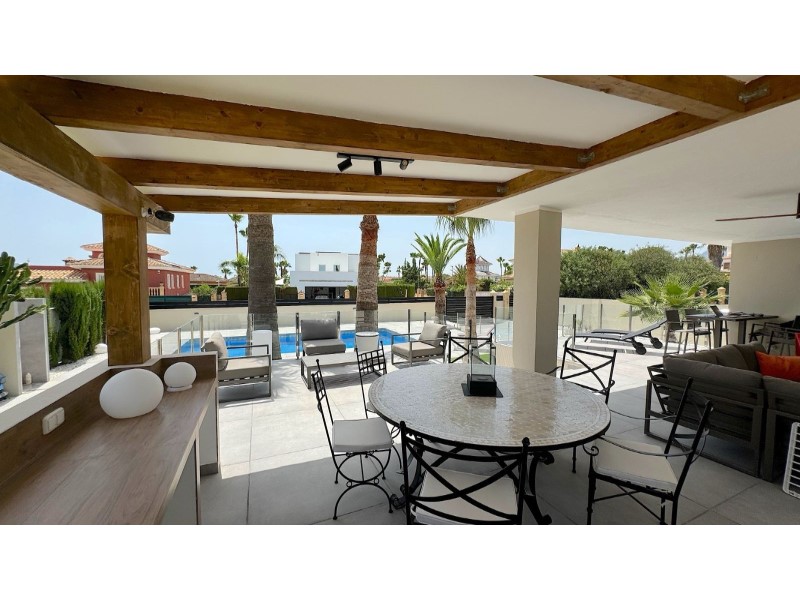 Huvila L'Alfàs del Pi, Alicante, Espanja 4 makuuhuonetta,  No. 151523
