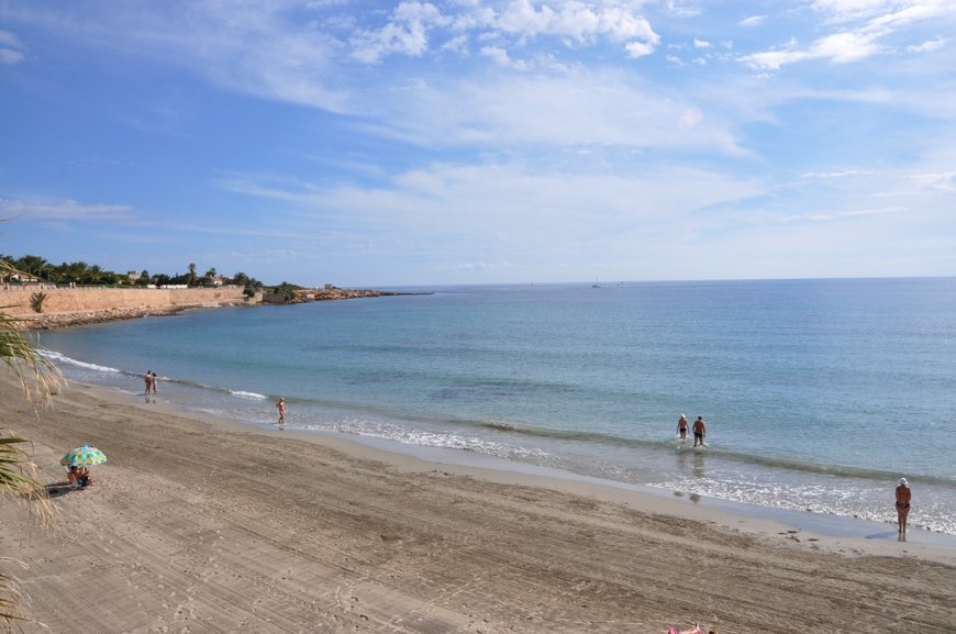 Lägenhet i Punta Prima, Alicante, Spanien 2 sovrum, 75 kvm. Nr. 144716
