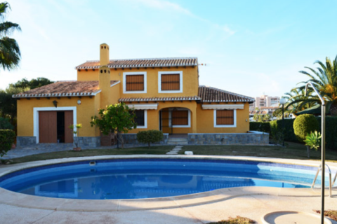 Villa en Cabo Roig, Alicante, España 3 dormitorios, 180 m2 No. 144713