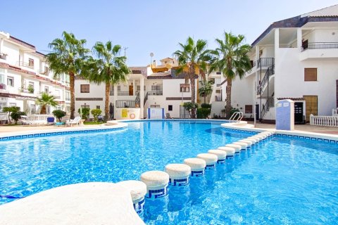 Apartment à Punta Prima, Alicante, Espagne 2 chambres, 67 m2 No. 144864