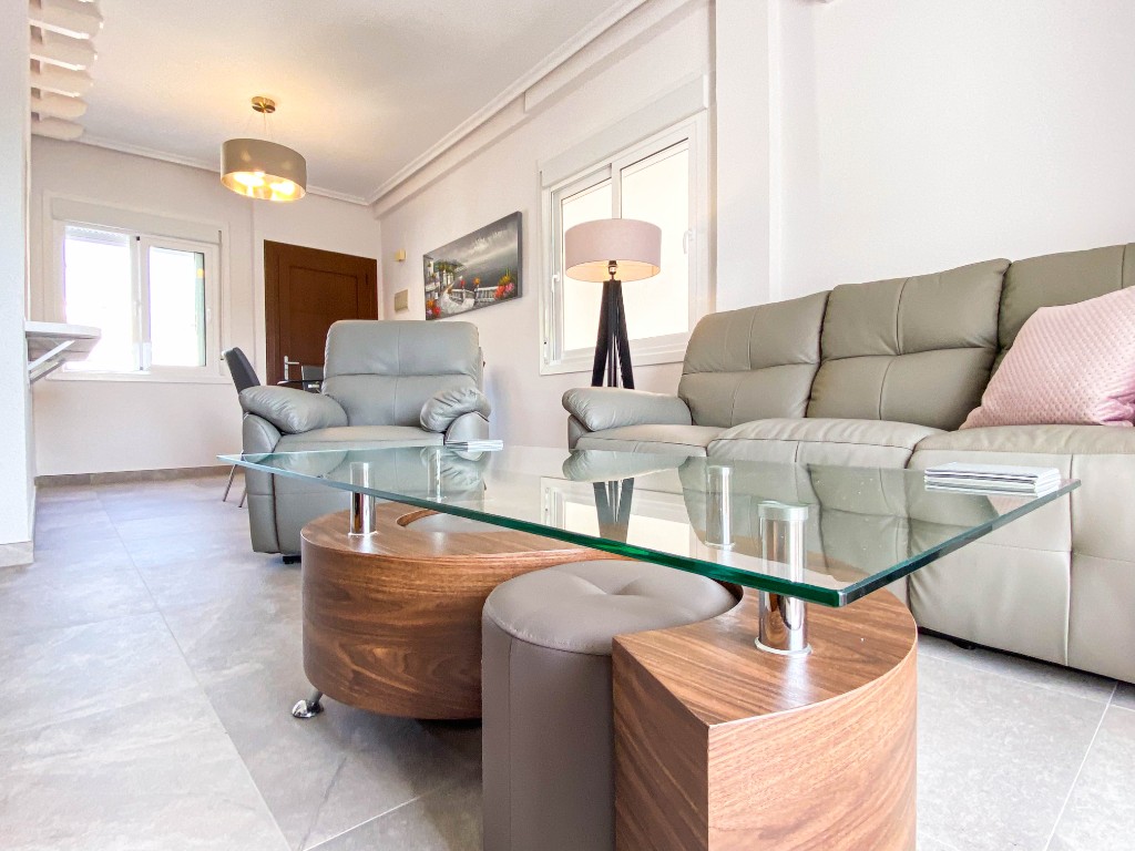 Apartment à Punta Prima, Alicante, Espagne 2 chambres, 67 m2 No. 144864