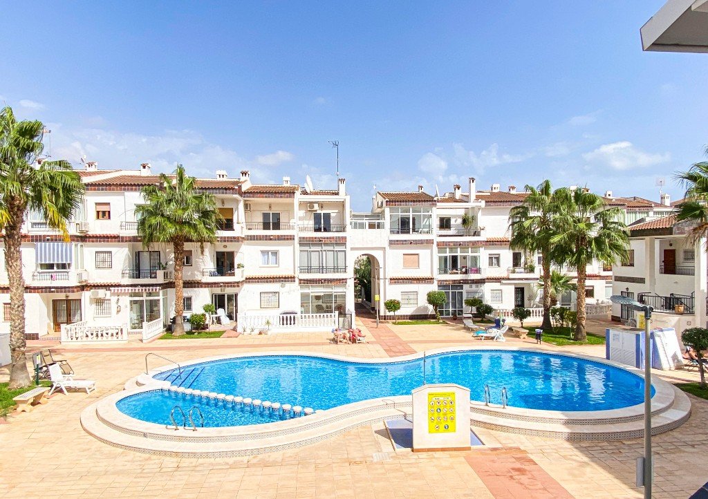Apartment à Punta Prima, Alicante, Espagne 2 chambres, 67 m2 No. 144864