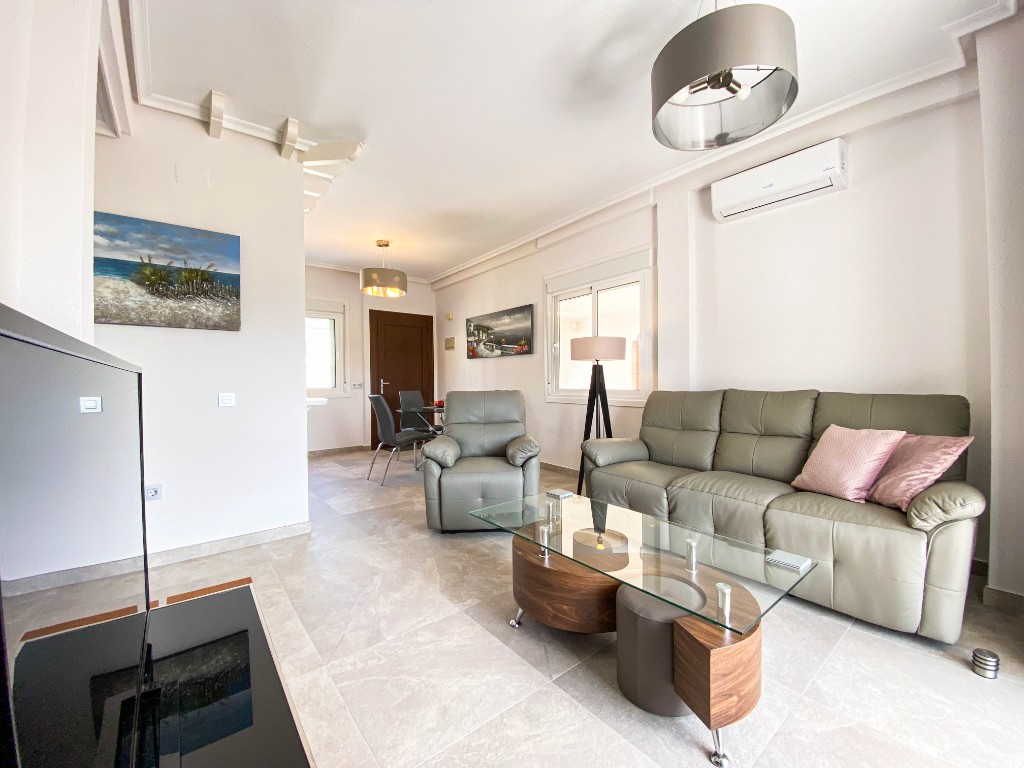 Apartment à Punta Prima, Alicante, Espagne 2 chambres, 67 m2 No. 144864