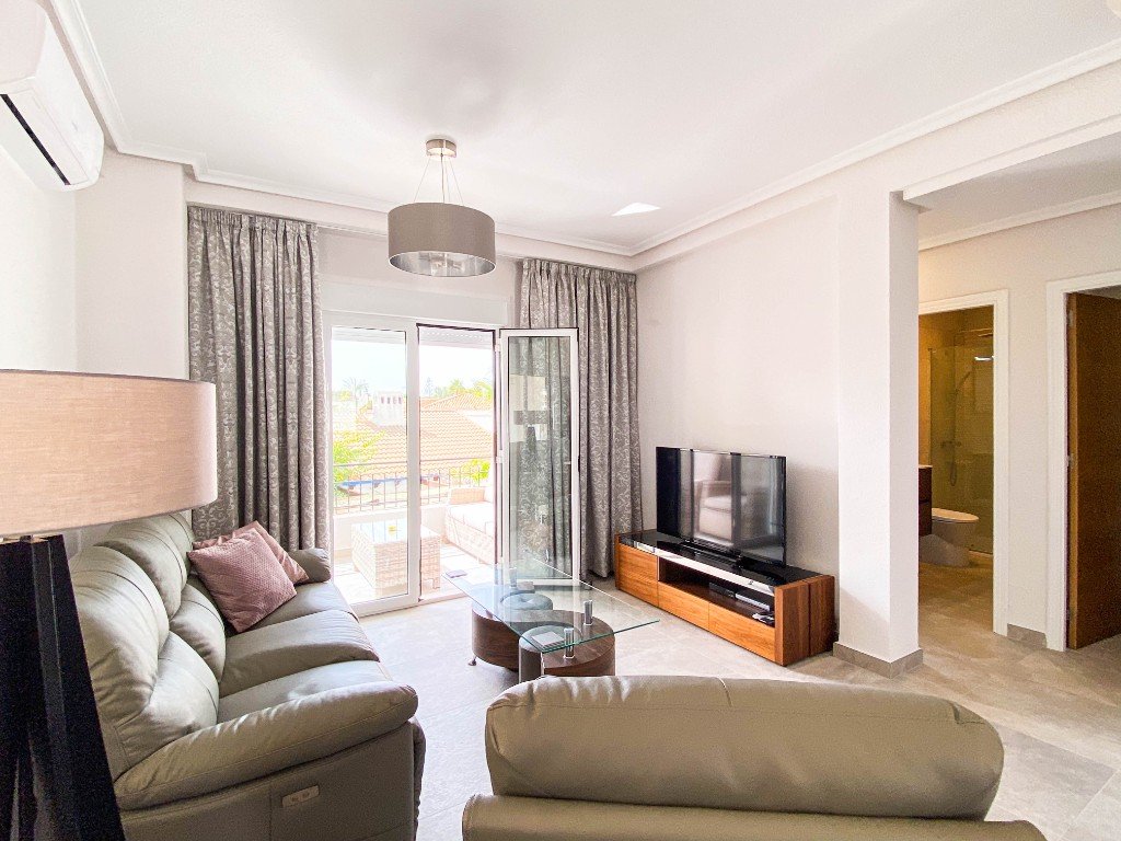 Apartment à Punta Prima, Alicante, Espagne 2 chambres, 67 m2 No. 144864