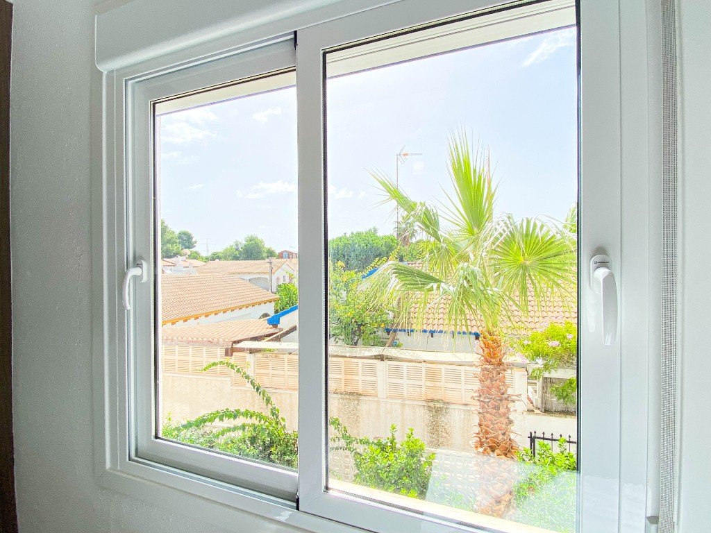 Apartment à Punta Prima, Alicante, Espagne 2 chambres, 67 m2 No. 144864