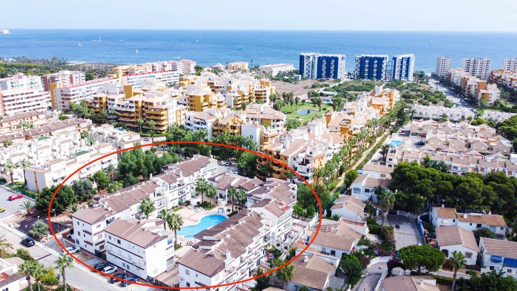Apartment à Punta Prima, Alicante, Espagne 2 chambres, 67 m2 No. 144864