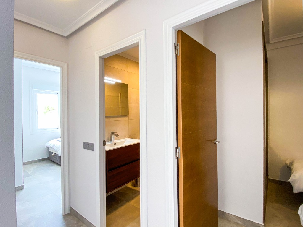 Apartment à Punta Prima, Alicante, Espagne 2 chambres, 67 m2 No. 144864