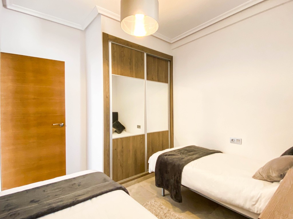 Apartment à Punta Prima, Alicante, Espagne 2 chambres, 67 m2 No. 144864