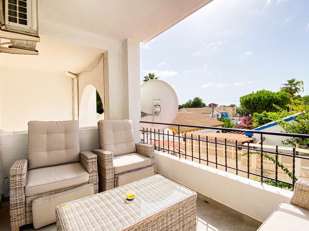 Apartment à Punta Prima, Alicante, Espagne 2 chambres, 67 m2 No. 144864